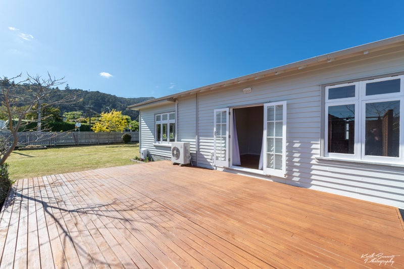 316 Stokes Valley Road, Stokes Valley, Lower Hutt - Carousel 1