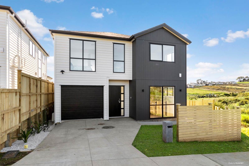 14 Frontier Lane, Flat Bush, Auckland - Carousel 1