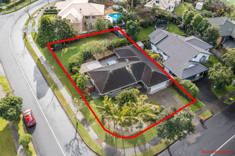 11 Picasso Drive, West Harbour, Auckland - Carousel 20