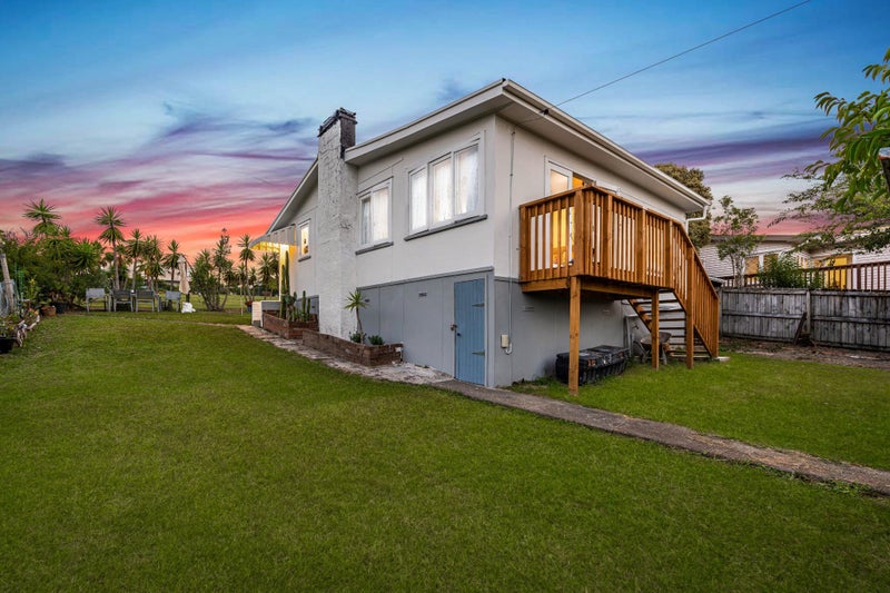 1/33 Lavelle Road, Henderson, Auckland - Carousel 1