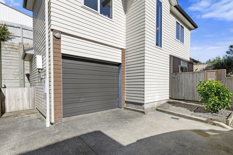 8/16 Black Rock Road, Newlands, Wellington - Carousel 2