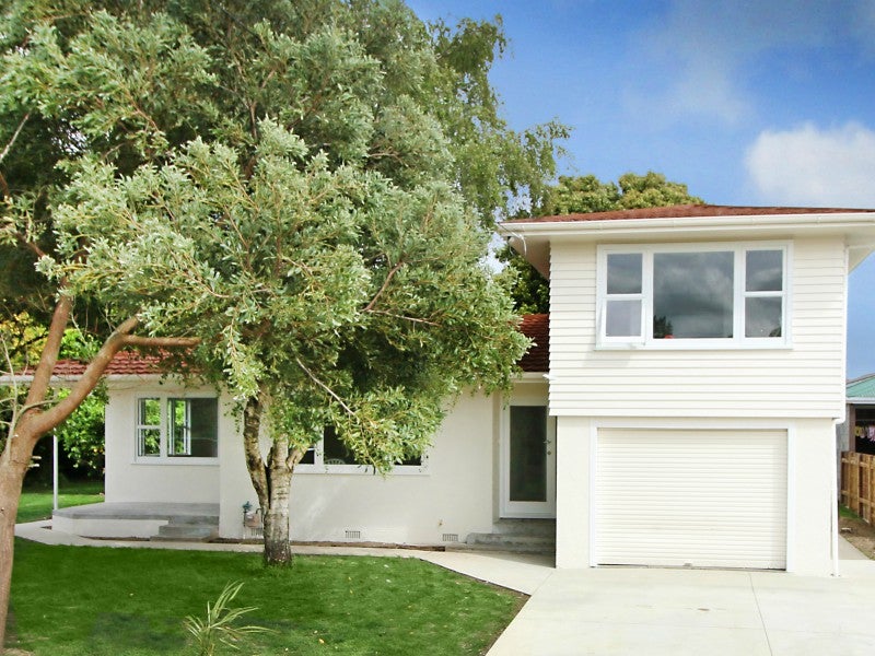8 Laurel Place, Awapuni, Palmerston North - Carousel 1