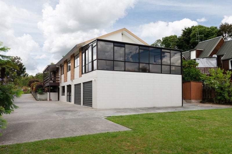 64 Melva Street, Dinsdale, Hamilton - Carousel 1