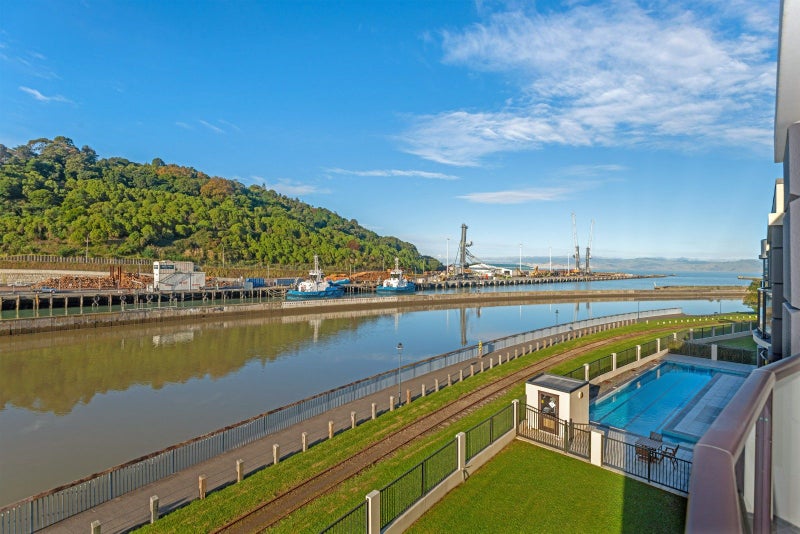 307/2 Reads QUAY, Giborne, Gisborne - Carousel 24