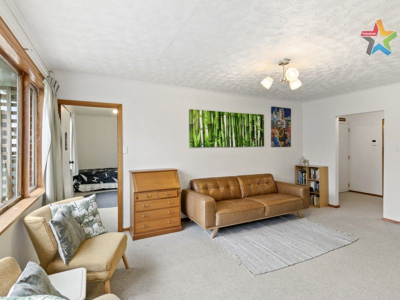 71 Hewer Crescent, Naenae, Lower Hutt - Carousel 2