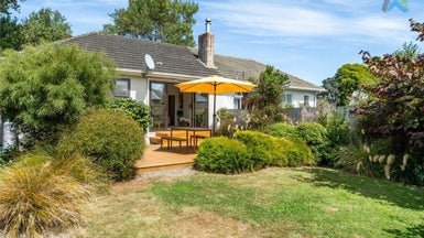 225 Riverside Drive, Waterloo, Lower Hutt - Carousel 1