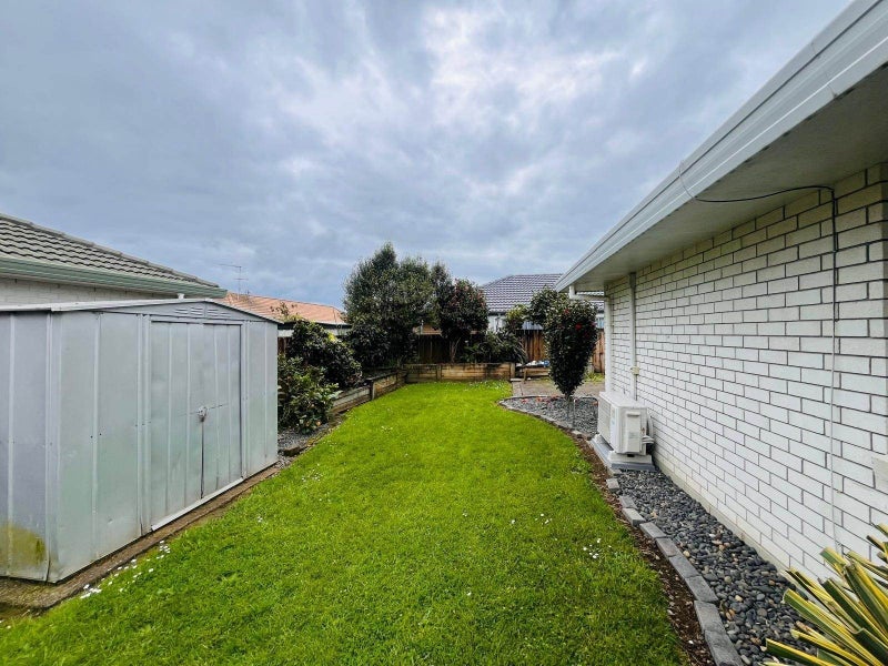 2/1 Amadeus Place, Northpark, Auckland - Carousel 16