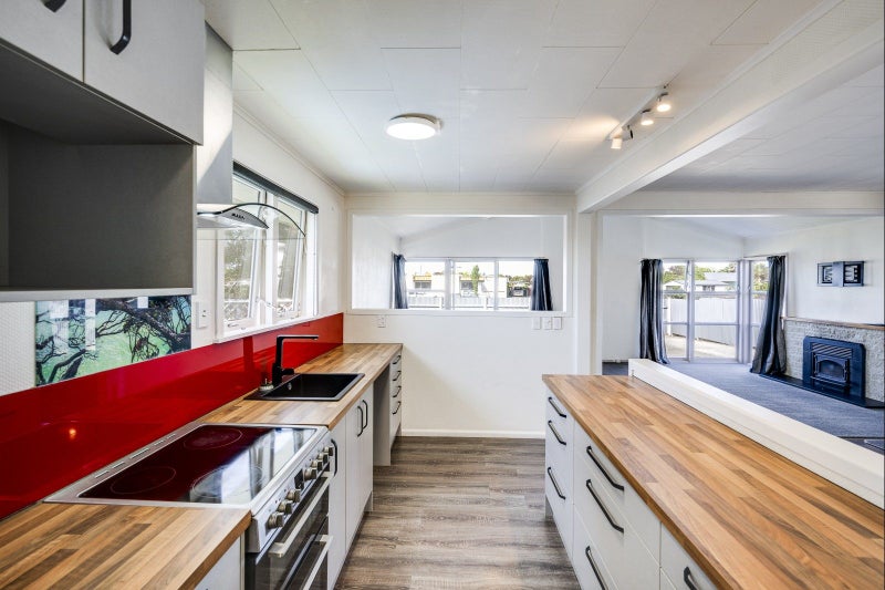 44 Coventry Avenue, Tamatea, Napier - Carousel 2