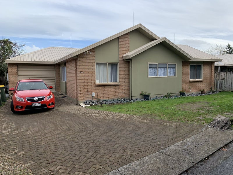 97A Lake Crescent, Hamilton Lake, Hamilton - Carousel 1