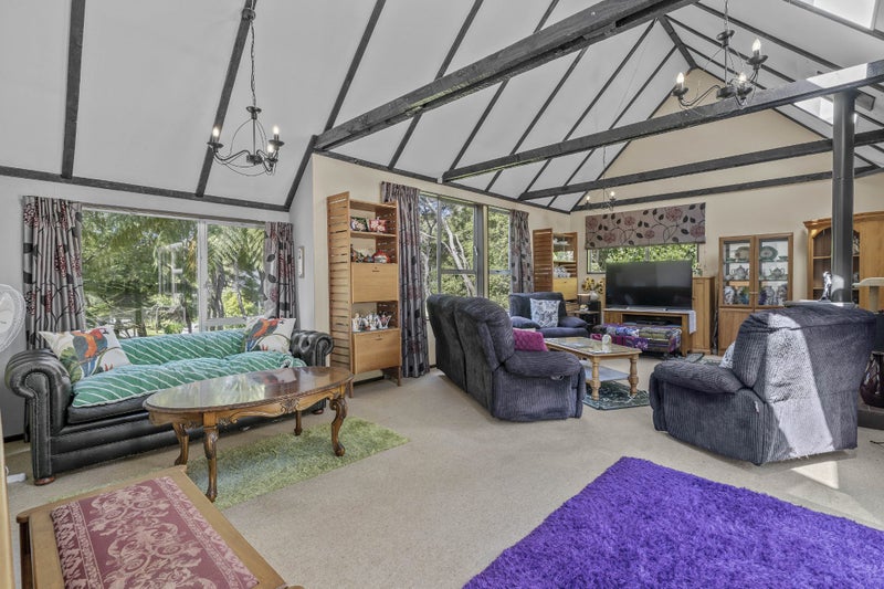 27 Solander Place, Whitby, Porirua - Carousel 2