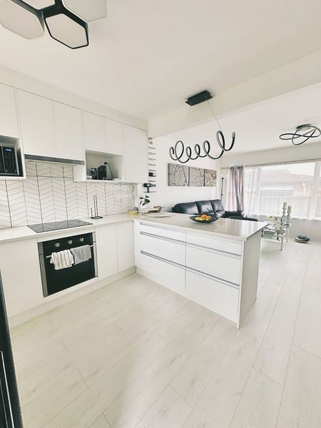 3/43 Shakespeare Road, Milford, Auckland - Carousel 1