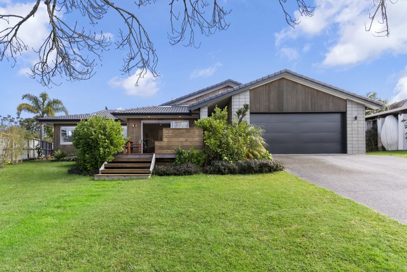 28 Jane Gifford Place, Half Moon Bay, Auckland - Carousel 1