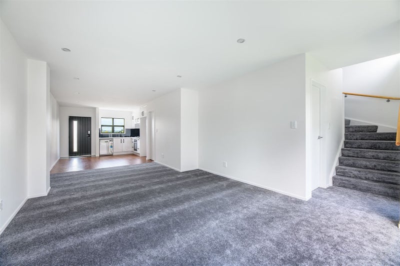 6/3 Hulme Place, Henderson, Auckland - Carousel 2