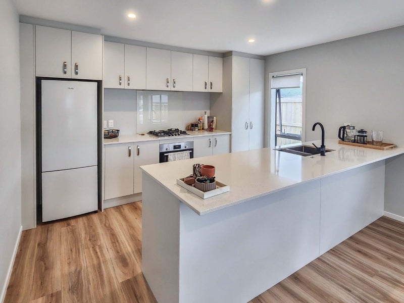 10 Te Ara o Roimata, Wainuiomata, Lower Hutt - Carousel 2