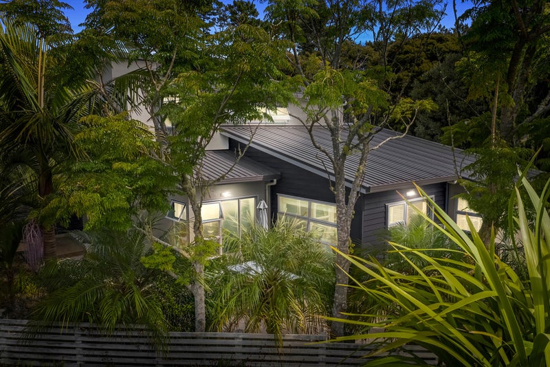16 Hazel Glen, Bayview, Auckland - Carousel 2