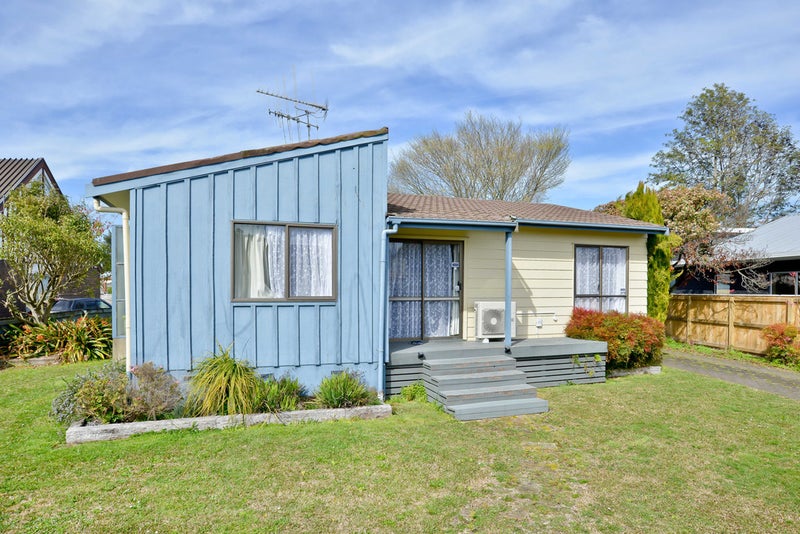 5 Camellia Place, Hamilton Lake, Hamilton - Carousel 1