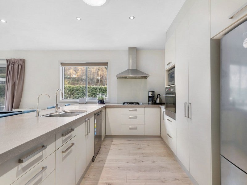 12 Morning Star Terrace, Arthurs Point, Queenstown - Carousel 2