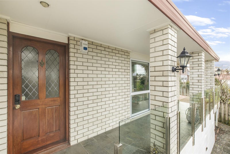 2/16 Spears Place, Botany Downs, Auckland - Carousel 35