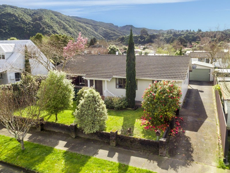 6 Beryl Grove, Birchville, Upper Hutt - Carousel 21