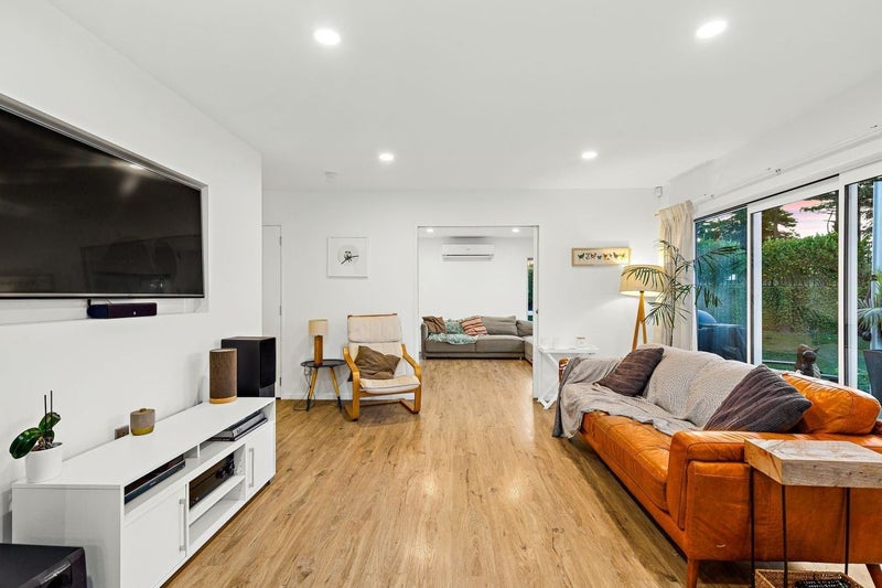 11 Dida Park Drive, Kumeu - Carousel 2