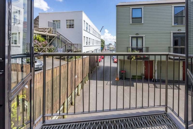 4/70 Randolph Street, Newton, Auckland - Carousel 1