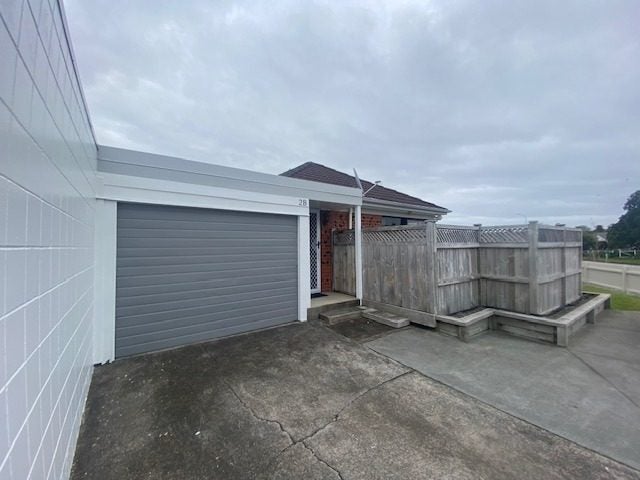 2/2 Casuarina Road, Half Moon Bay, Auckland - Carousel 2