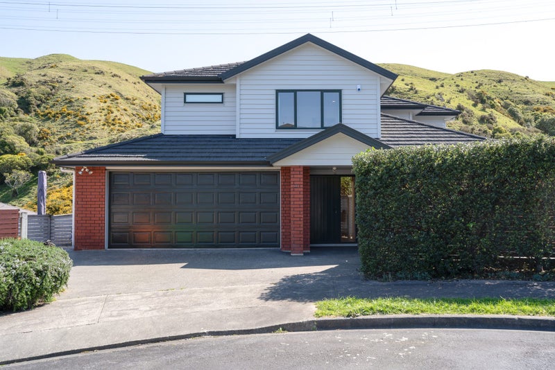 17 Cheetwood Street, Churton Park, Wellington - Carousel 1