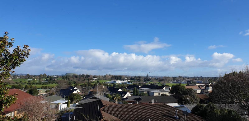 1/2 Eske Place, Highland Park, Auckland - Carousel 2