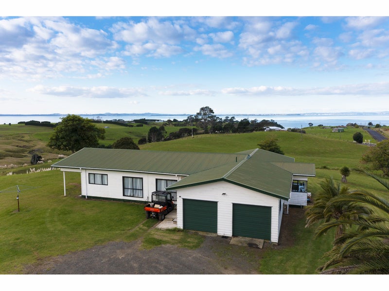 16 Tearoe Road, Waiuku - Carousel 1