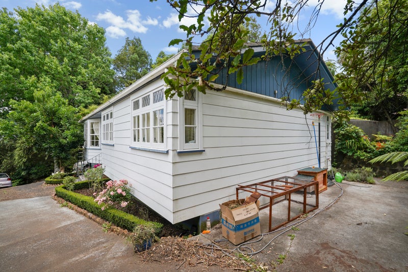 35 Bush Road, Waiatarua, Auckland - Carousel 2