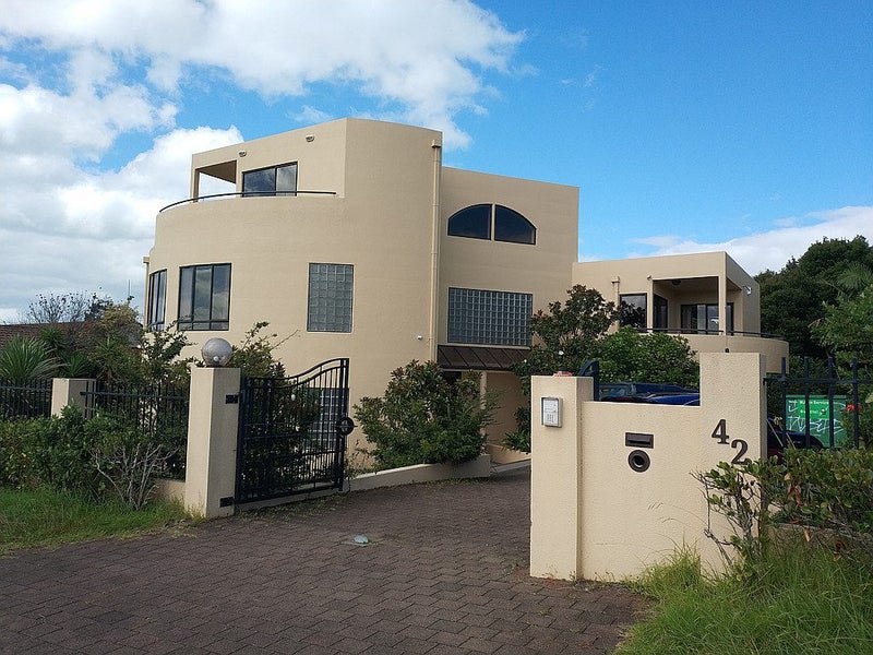 42 Charles Dickens Drive, Mellons Bay, Auckland - Carousel 1