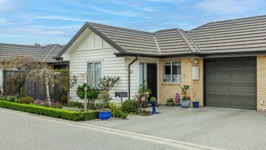 2/372 Yaldhurst Road, Russley, Christchurch - Carousel 1