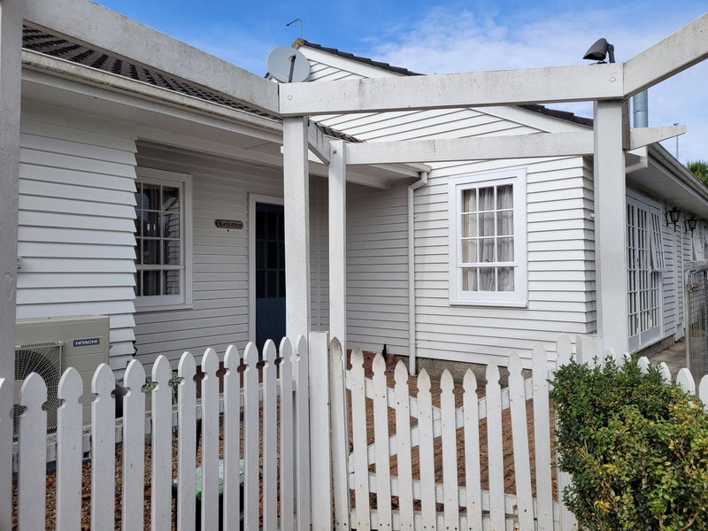 19 Bexley Place, Pahurehure, Papakura - Carousel 2