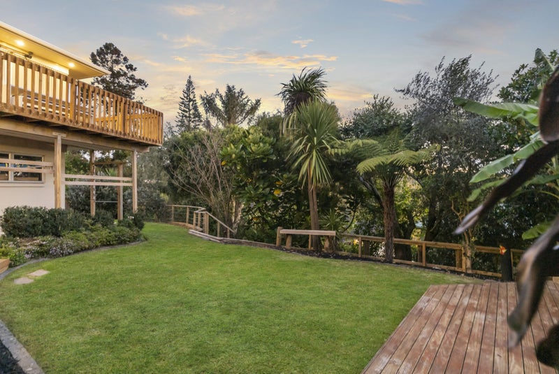 7 Addis Place, Shelly Park, Auckland - Carousel 50