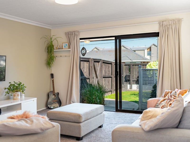 2/35 New Brighton Road, Shirley, Christchurch - Carousel 2
