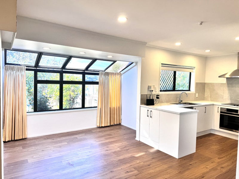 1/82 Stanniland Street, Sunnyhills, Auckland - Carousel 1