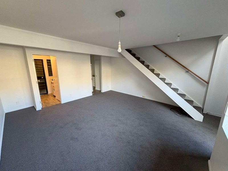 8/55 Hamilton Road, Hataitai, Wellington - Carousel 1