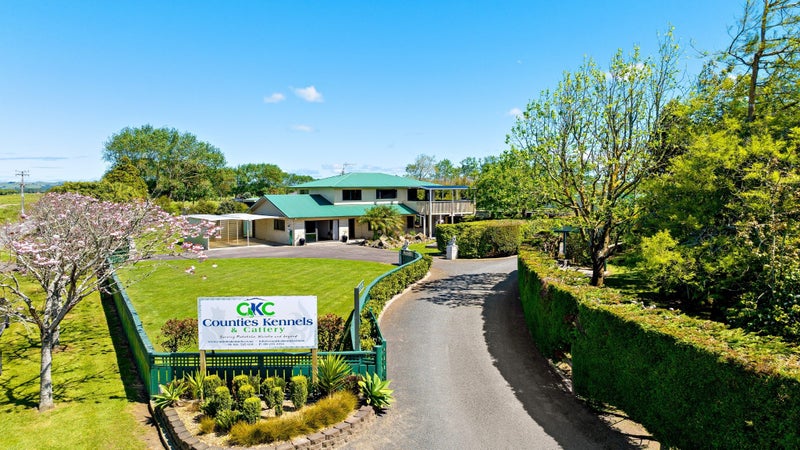 4 Kitson Road, Aka Aka, Waiuku - Carousel 1