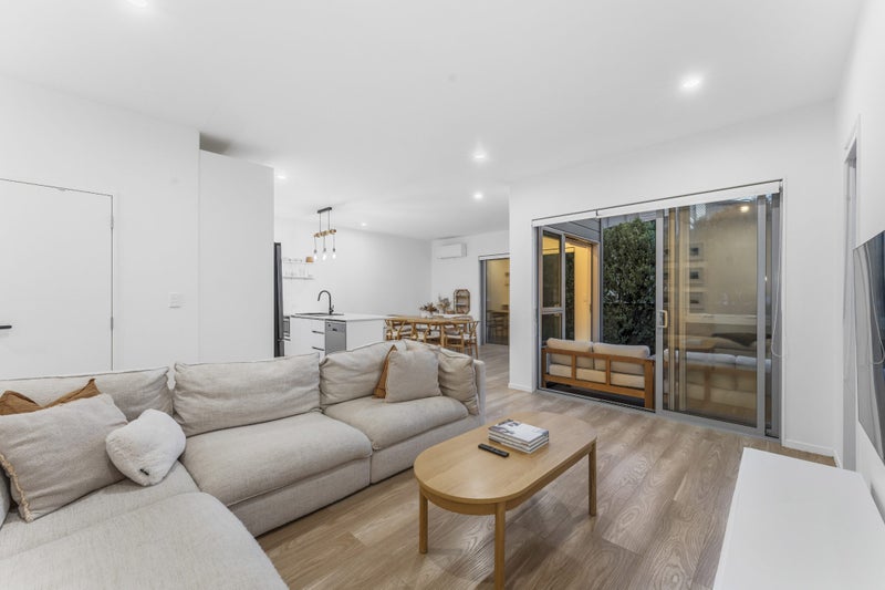 9 Heri Lane, Westgate, Auckland - Carousel 2