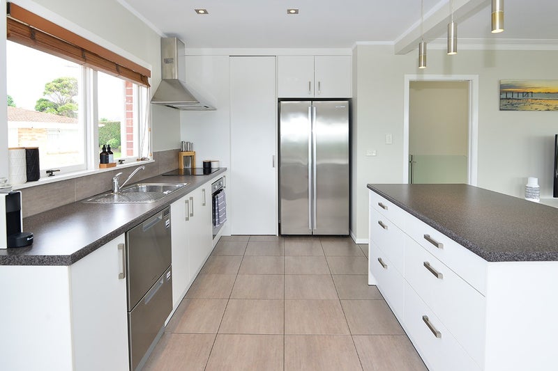 2/365 East Coast Road, Mairangi Bay, Auckland - Carousel 2