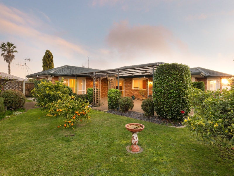 4 Maahutaupeke Place, St Andrews, Hamilton - Carousel 2