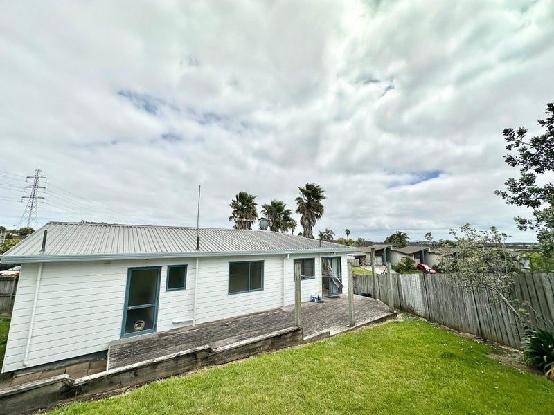 47 Aspiring Avenue, Clover Park, Auckland - Carousel 2