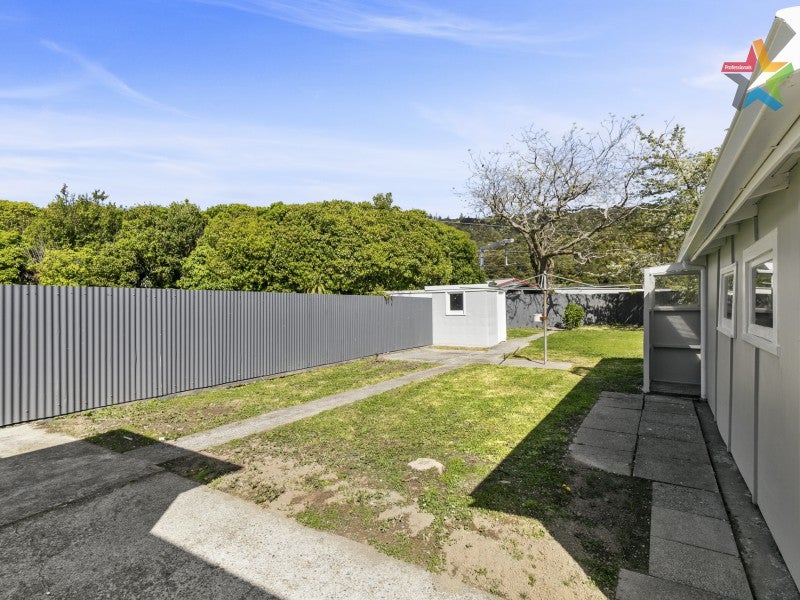 15 Watkins Grove, Taita, Lower Hutt - Carousel 17