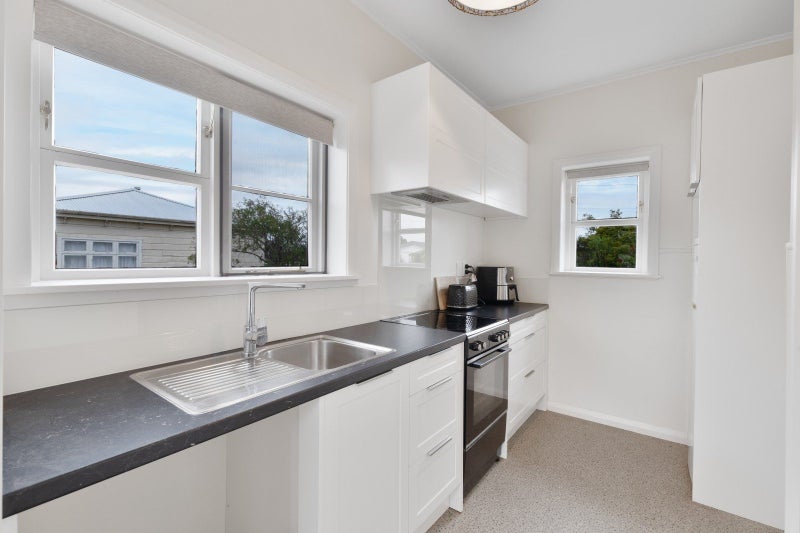 21 Robert Street, Marton - Carousel 2