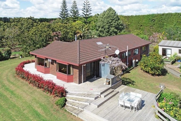 349 Glenbrook Beach Road, Waiuku - Carousel 1