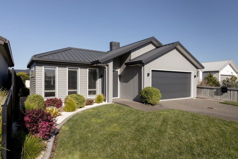 25 Coast Boulevard, Papamoa Beach, Papamoa - Carousel 1