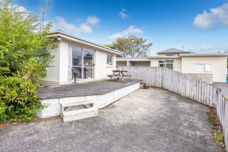 8 Snead Place, Hamilton East, Hamilton - Carousel 16