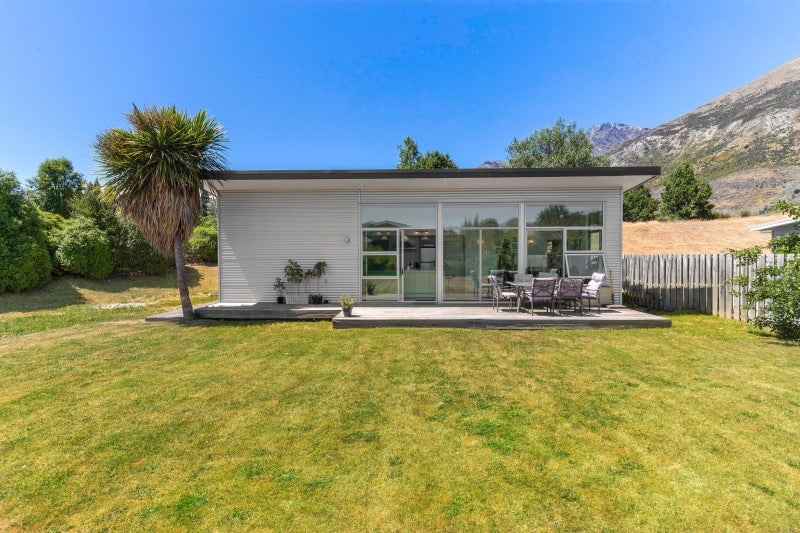 10 Widgeon Place, Lake Hayes, Queenstown - Carousel 1