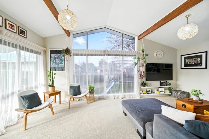 19 Valerie Place, Redwood, Christchurch - Carousel 2