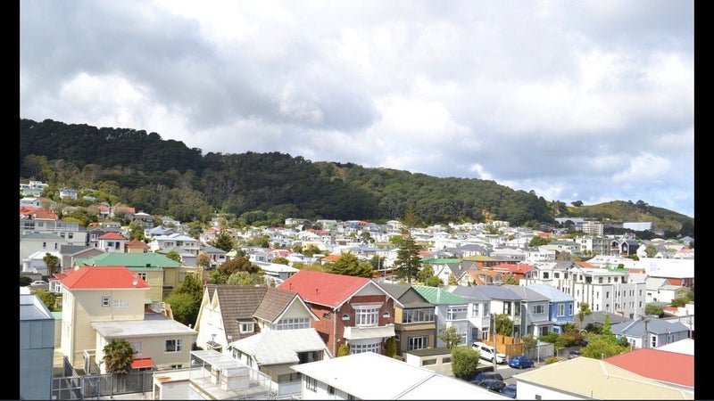 7C/16 Kent Terrace, Mount Victoria, Wellington - Carousel 10